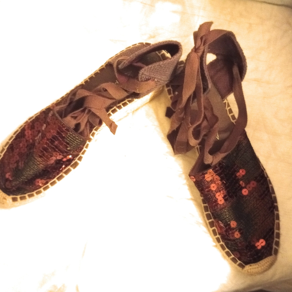 Chilis Carnivale Bangladesh Women's Wedge Sandals ,Brown Size 6.5